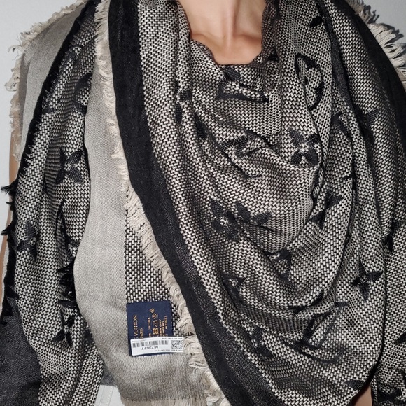 BRAND NEW LOUIS VUITTON COLLECTION NEO NATTÉ MONOGRAM SHAWL! SILK & WOOL - Picture 5 of 9